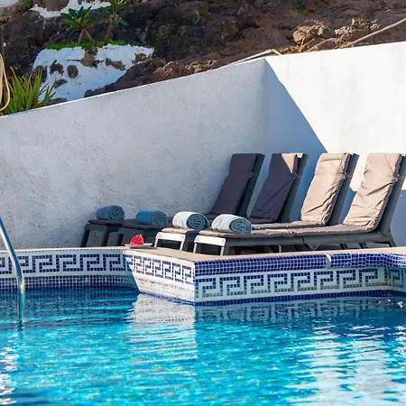 Verode - Private Heated Saltwater Pool Villa